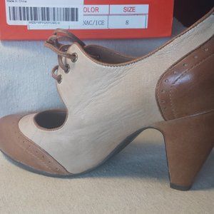 Miz Mooz Lace-up Pumps Symphony